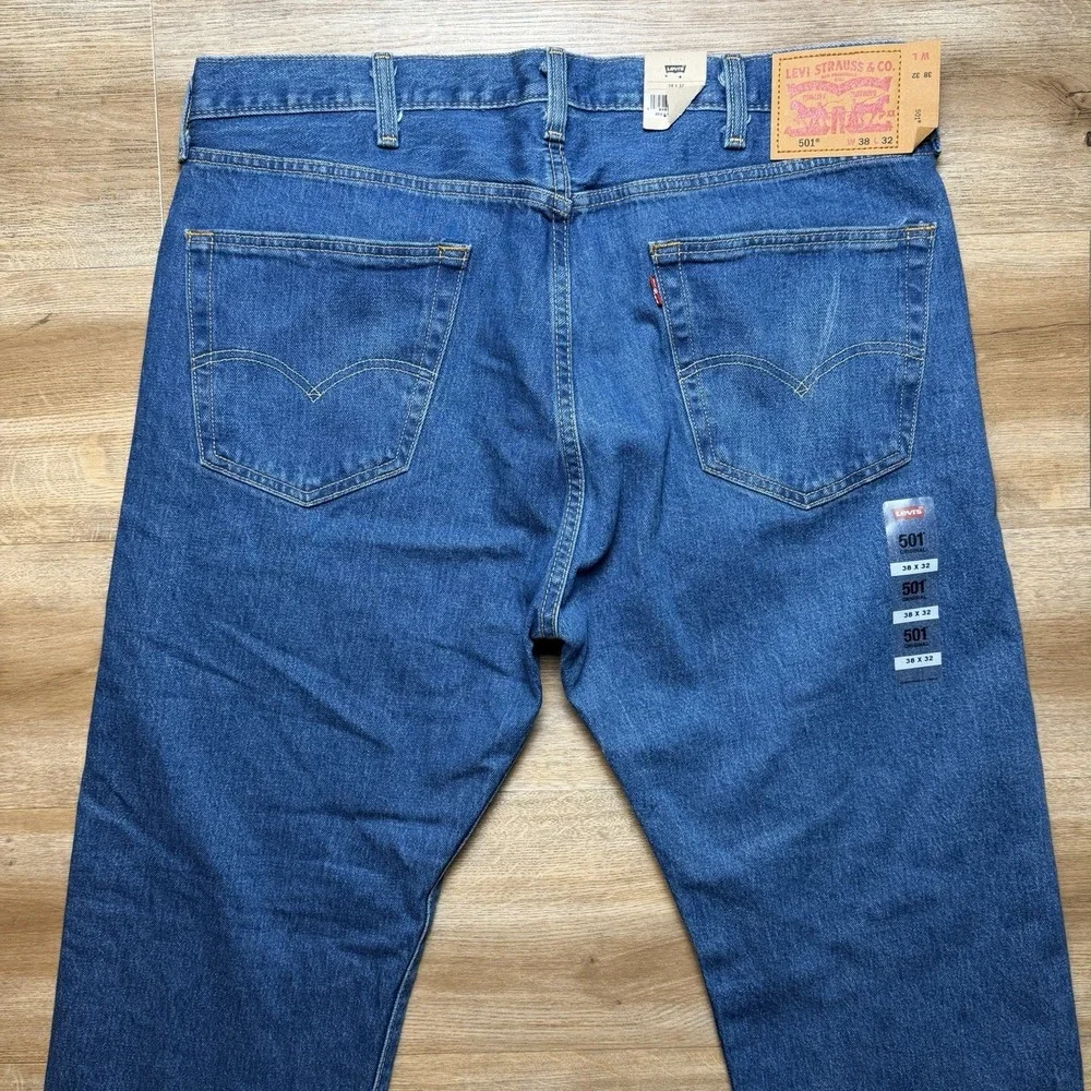 Levis 501 Jeans Men 38x32 Blue Original Fit Button Fly Medium Wash‎ Denim NEW